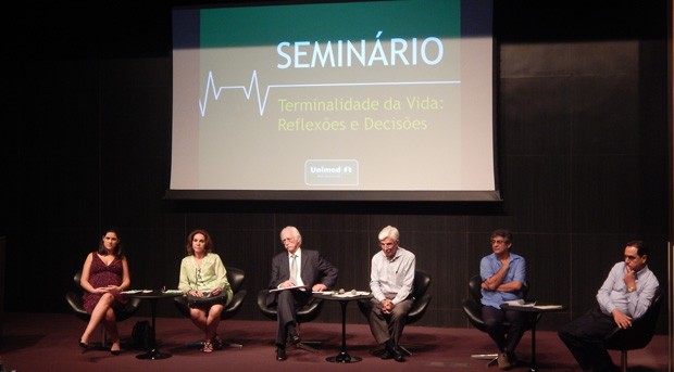 O Seminário “Terminalidade da Vida: Reflexões e Decisões” promoveu a discussão sob diferentes pontos de vista.
